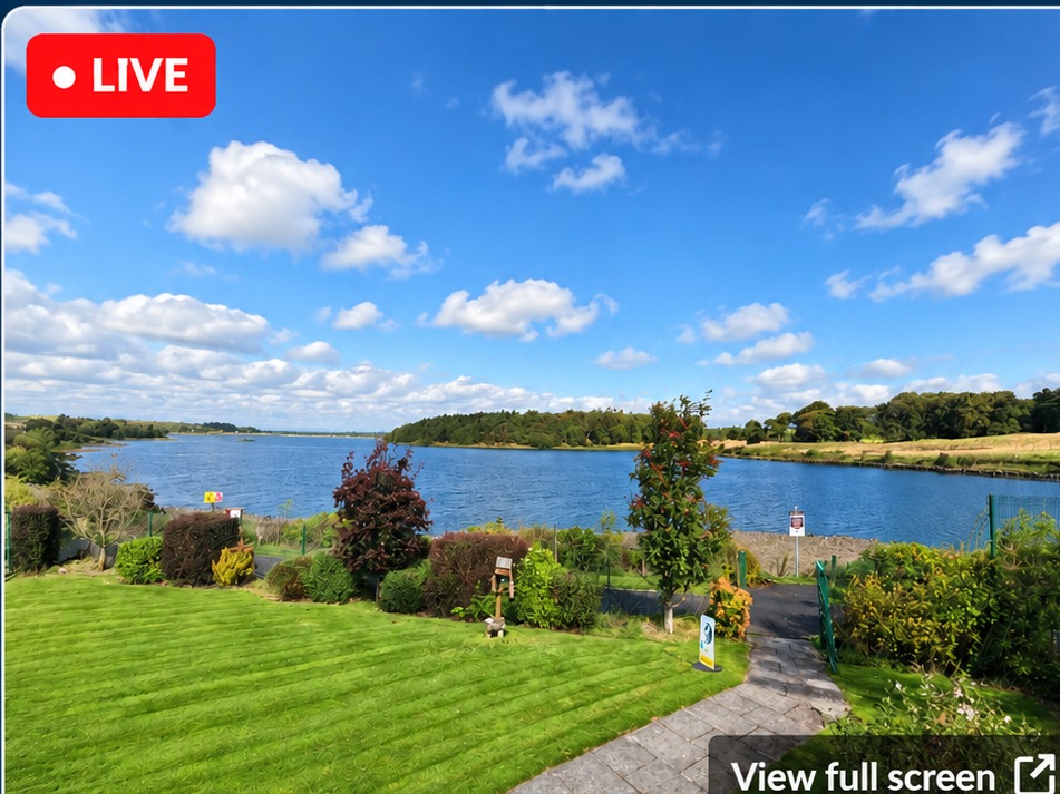 Live webcam view of Hillend Loch